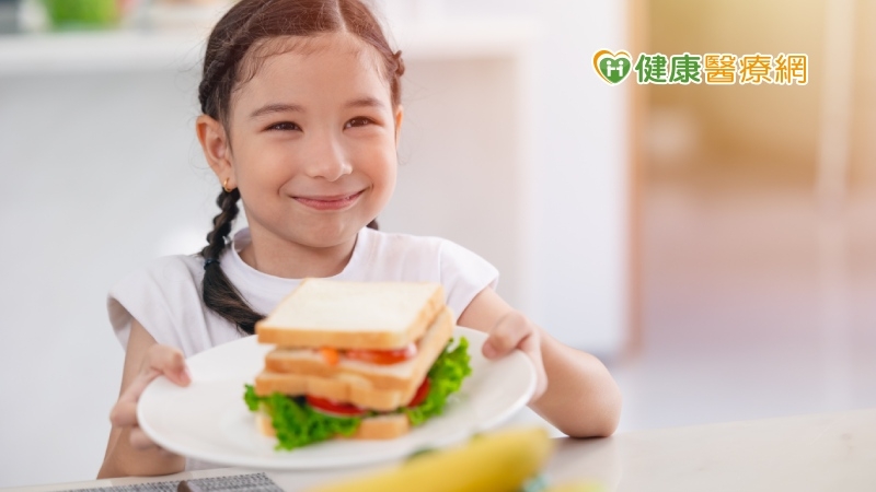 早上忙到像打仗！　營養師設計3種兒童快樂早餐