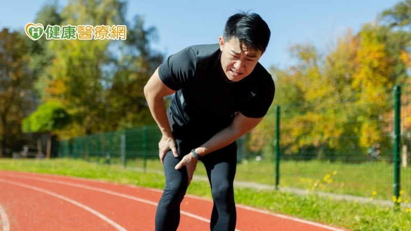 激烈運動後竟出現血尿？　醫：小心橫紋肌溶解症