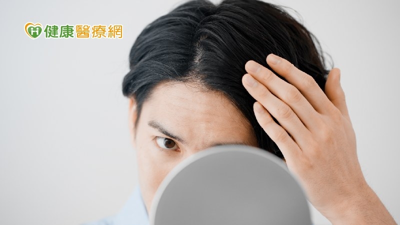 頭髮會越洗越少？油頭易掉髮？乾洗髮傷頭皮？　醫師破解3大頭髮迷思！