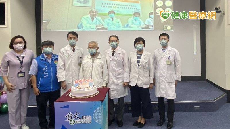 亞洲首例活體腎臟移植已存活50年！　母傳子一顆腎臟用了115年