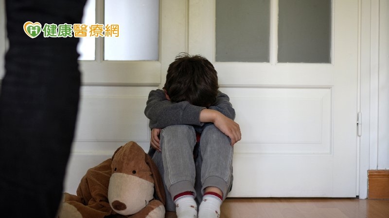 醫師打小孩50耳光惹議！　體罰能喚醒「神經警醒度」？痛覺可助行為改正？