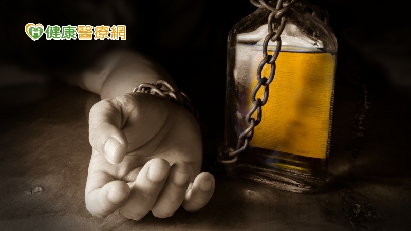 「自以為能控制酒癮」是最大隱憂　酒精恐增7種罹癌風險