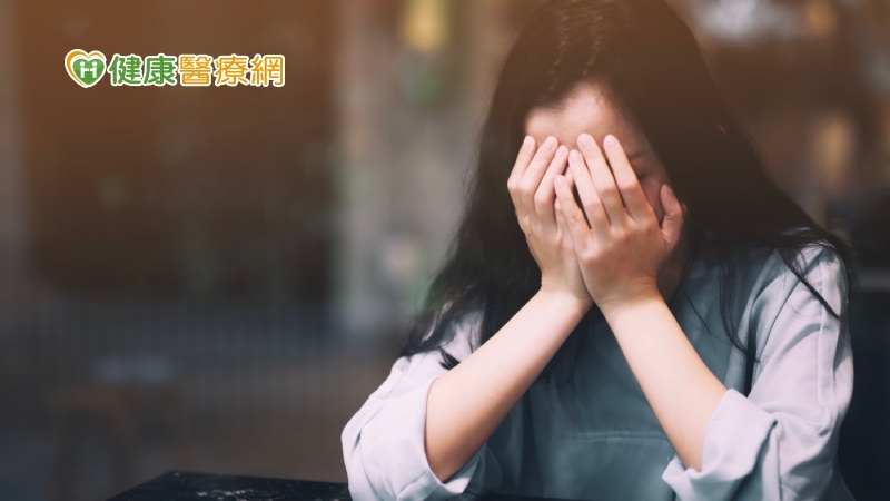 2百萬人陷憂鬱卻僅3成就醫　出現6項症狀快就醫