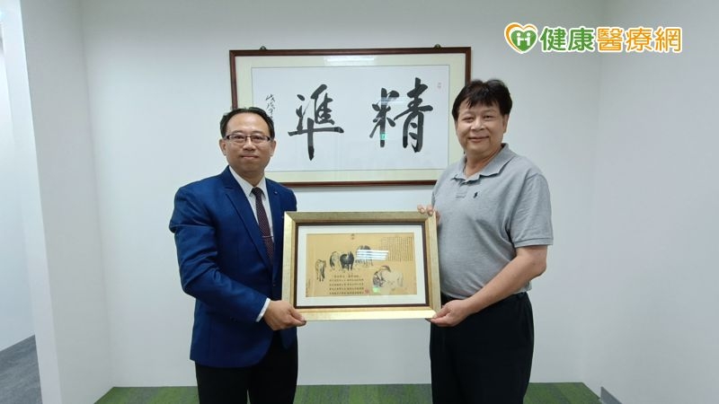 生技醫藥公益協會菁英　齊聚精準生技公司