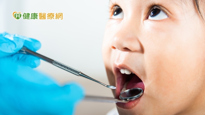 高低肩、頸椎側彎竟跟牙齒有關？　3點評估是否矯正牙齒