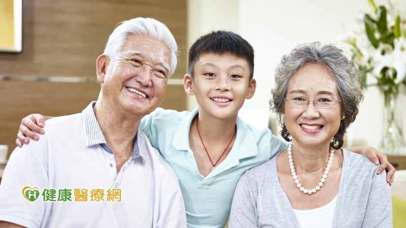 暑假小幫手　學童陪伴失智長者動起來、降低憂鬱