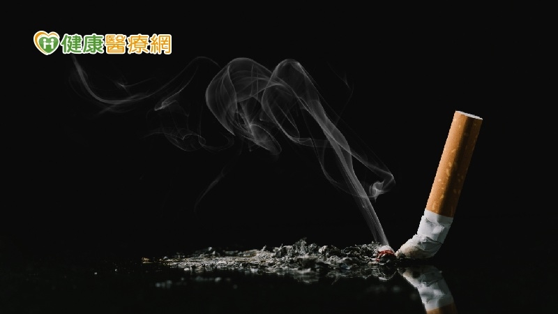 二手菸每年致死120萬人　今年新法上路！擴大5禁菸場所逮412件違規