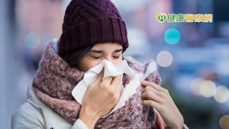維生素D可預防流感？冬天流感流行是因維生素D不足？　研究：並無相關