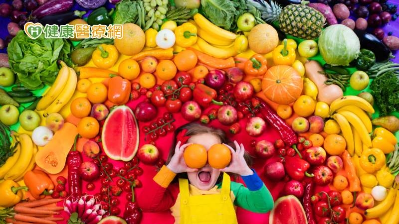 什麼是「彩虹飲食法」？　了解6種顏色蔬果<span style='color:red'>植化素</span>、功效！