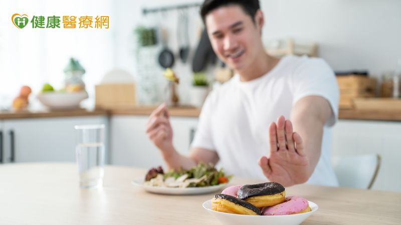 「火燒心」老毛病　「微創三合一」手術治癒