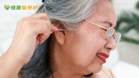 婦人耳朵癢、冒分泌物，竟是耳膜破裂一半！　微創手術助三個月恢復聽力