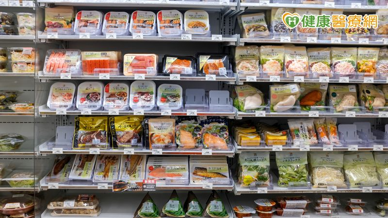 攝取過多「超加工食品」恐增失智症、憂鬱症及焦慮風險
