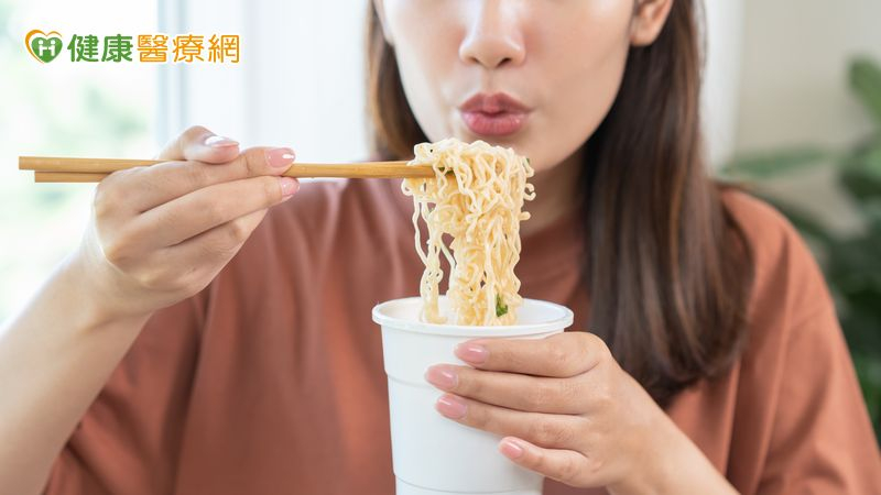 吃麵、吃飯，哪個比較容易胖？乾麵、湯麵哪個熱量高？