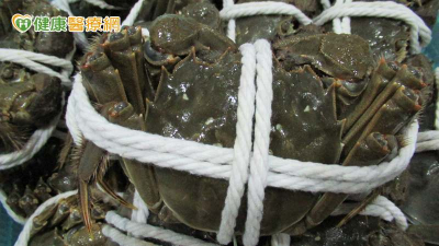 大閘蟹「戴奧辛」超標！黑胡椒再檢出「蘇丹紅」　食藥署：均銷毀