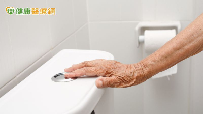 七旬翁排尿滴滴答答　「１微創攝護腺手術」成功改善泌尿道問題