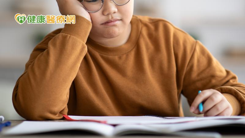拖延症不一定與懶惰、壓力有關，研究顯示它反而是源自於無法調節情緒，特別是負面的情緒。