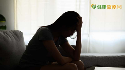 當「邊緣人」不只影響情緒！研究：「孤獨感」或成健康惡化推手