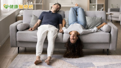 別再說太累沒時間運動！　專家教「久坐族10招」輕鬆就能起身動起來