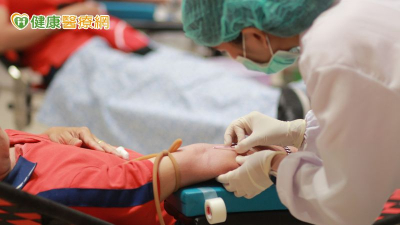 他血紅素不足不能捐血以為太累　就醫一驗竟是「急性血癌」