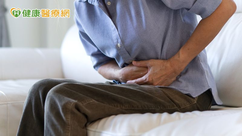 肝臟因為沒有痛覺神經，又被稱為「沉默的器官」，但只要早期發現並予以手術，五年存活率可達70％，民眾應多留意身體變化，盡量避免過量飲酒或熬夜，並定期進行健康檢查，才能達到有效預防之目標。