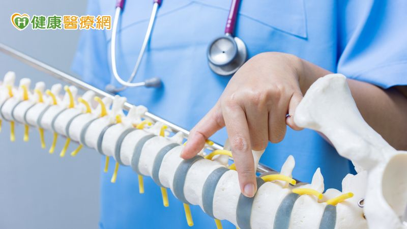 3D導航微創脊椎融合手術適用於脊椎滑脫、脊椎狹窄、椎間盤突出、外傷性脊椎不穩定等常規手術外，也適合複雜手術的病人如肥胖、骨質疏鬆、腫瘤及曾接受脊椎手術者。