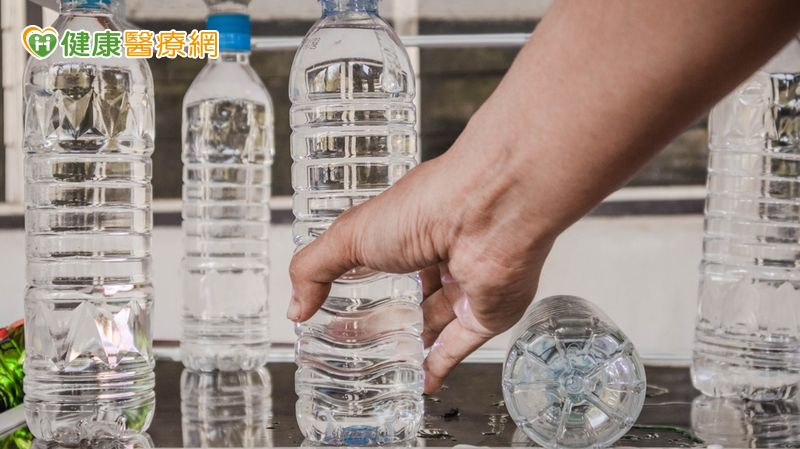 據統計，20歲以上國人糖尿病盛行率為12.8%，相當於每八人就有一人罹患。由於糖尿病血糖控制不佳會引發相關急慢性併發症。