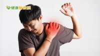 五十肩高風險族群、症狀、治療一次看！　3運動改善症狀在家也能自己做