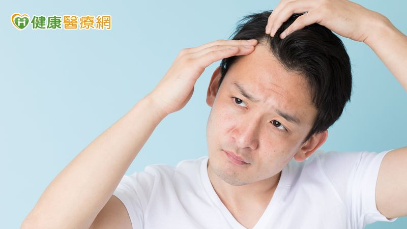 髮際線指的是頭皮和額頭的交界處，也就是頭髮與臉部輪廓的分界線。