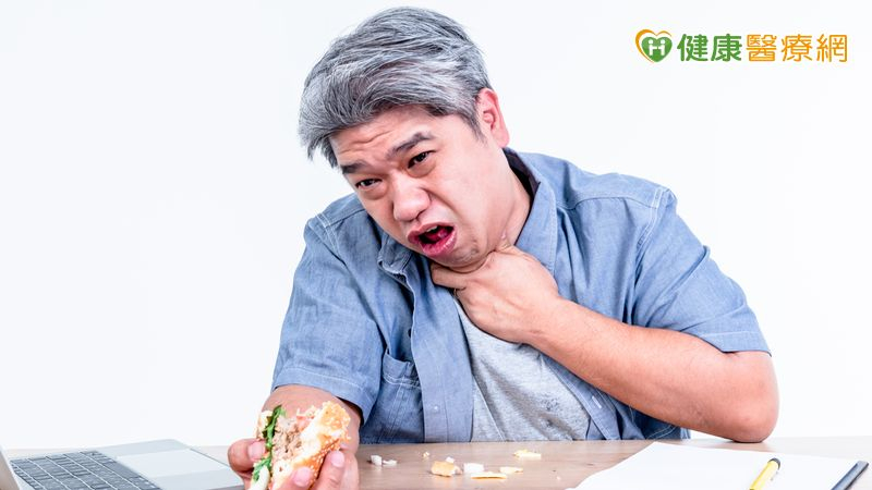 腦中風危險因子包括心血管疾病、抽菸、肥胖等，其中一個常見危險因子正是高血脂