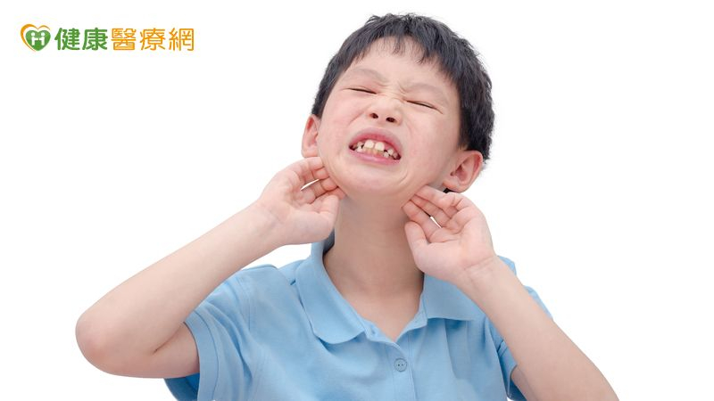 三分之一的異位性皮膚炎兒童及青少年屬於中至重度，嚴重影響生活、學業、身心發展。