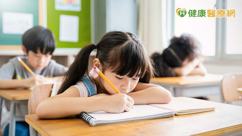 孩子學習易分心竟是腸道問題惹禍？營養師推４食物助提升專注力