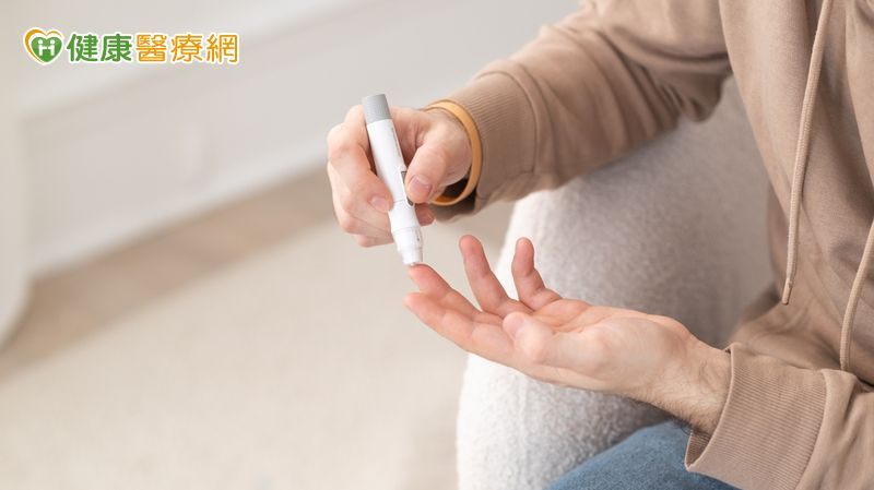 積極控制血糖是預防併發症的關鍵，也鼓勵病人消除胰島素的誤解避免延誤治療時機。