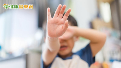 孩子的腦禁不起情緒失控的一掌！　專家教「5步驟」先讓自己冷靜