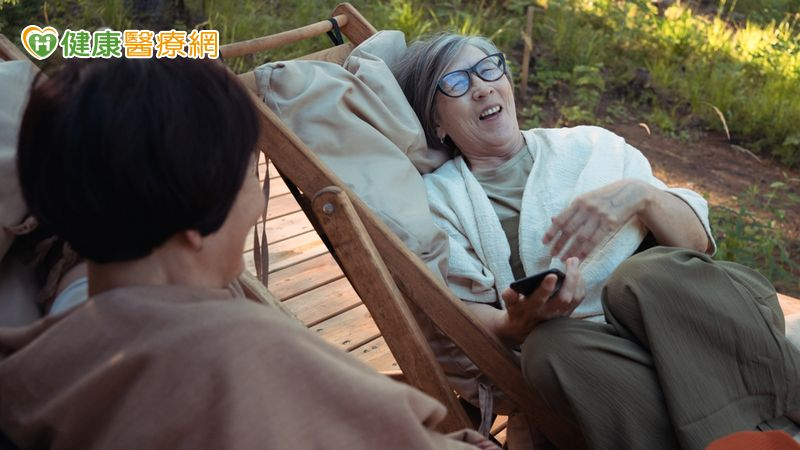甲狀腺結節壓迫，恐致嚴重呼吸、吞嚥困難。