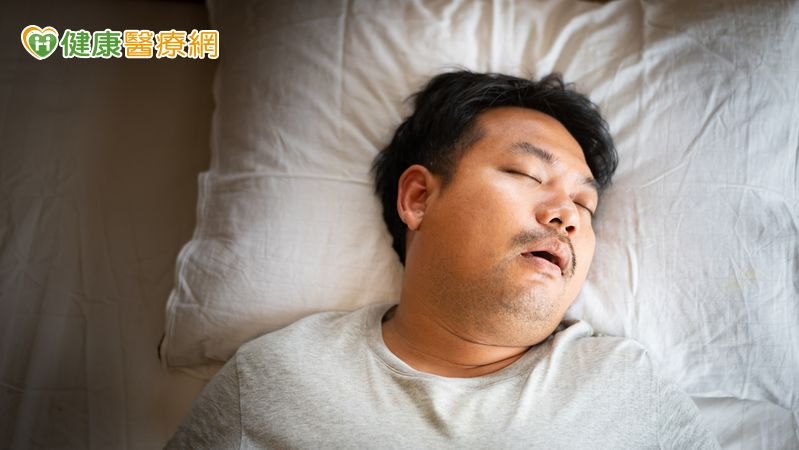 治療選項「減重代謝手術」腹腔鏡或達文西機器手臂。