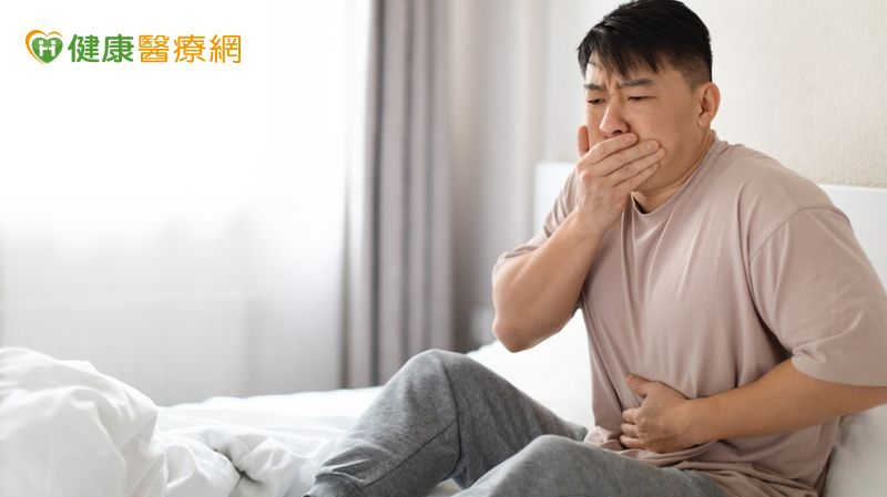 克隆氏症是一種慢性發炎性腸道疾病，任何年齡層都有可能發生，視疾病侵犯的部位和嚴重程度，可從口腔延伸至肛門任何一處。