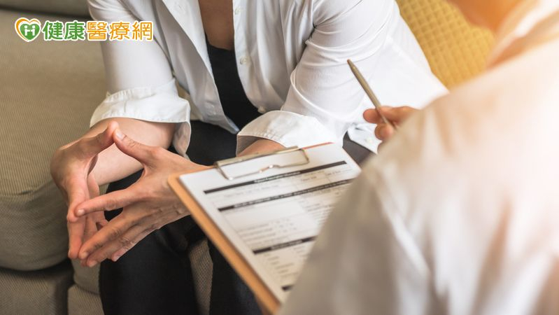 健保署強調，預立醫療是實現醫療人權與病人自主的重要一環，同時讓家屬提早瞭解病人真正意願，降低家屬幫病人做決定的為難與不確定感，尊重和支持病人的決定。