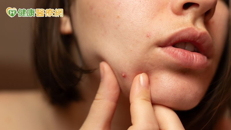 「藥物性食道炎」是自限性的疾病，大部分病人在適當的治療之後都會恢復。