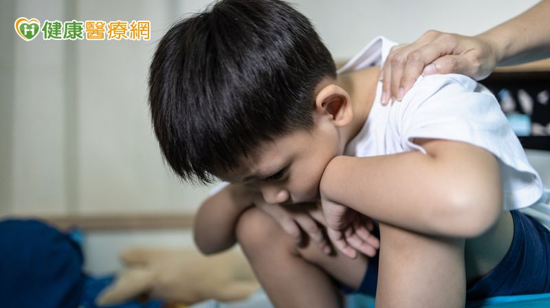 成人本身也可能因事件感到難過，陪伴孩子的同時，也應關照自身情緒，這不僅是安慰的過程，也是一場關於生命、失落與成長的共同學習。