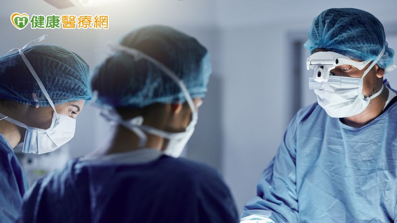 攝護腺肥大症狀包括頻繁夜尿、尿流變弱或排尿不順，嚴重時可能演變為急性尿滯留、泌尿道反覆感染、膀胱結石、膀胱憩室，甚至雙側腎水腫導致腎功能異常，嚴重影響生活品質。