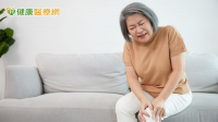 七旬婦膝退化難行　機器人復健「像健身」成功萬步登山