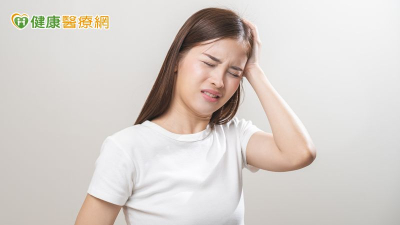 頭痛吃止痛藥也沒用　當心是頸椎作怪！「頸因性頭痛」症狀、改善方式一次看