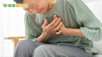 67歲婦胸悶喘2個月竟是惡性心腫瘤！　醫重建半顆心臟成功續命