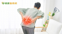 她背痛到無法走路僅能坐輪椅！　竟是「鏈球菌感染腰椎」惹禍
