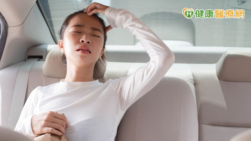 為何我會暈車他不會？「動暈症」成因、解方一次搞懂　別等想吐才吃暈車藥