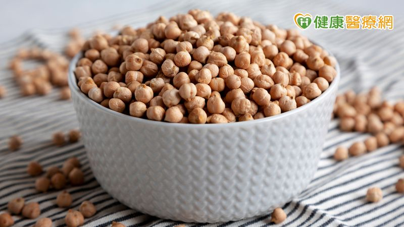 豆類富含植物性蛋白、膳食纖維、多種礦物質與抗氧化物質，不僅適合糖尿病前期患者，對於想要降低心血管疾病風險、控制體重、維持整體健康的族群也非常適合。