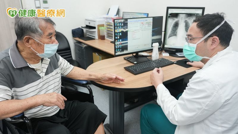光田綜合醫院收治兩名主動脈剝離患者，經醫師蘇銓男與醫療團隊手術搶救10小時後，成功搶回生命，60多歲男性患者恢復狀況穩定，後續門診定期追蹤中。（中華新聞雲記者陳金龍攝）