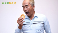 牙齒愈少失智風險愈高？　醫揭咀嚼與大腦退化關鍵關聯