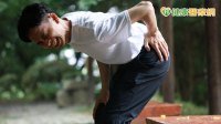 肺部白影非肺炎！竟是罕見「蛋白質沉積症」　40歲男洗肺找回健康