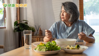 孩子阻止吃白飯讓6旬癌婦悶悶不樂　健康飲食也要考量喜好合理調整